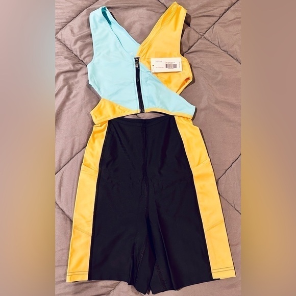 *NWT* Outdoor Voices Cutout Bodysuit Romper Capri Blue Mango Black Size XS (0-2) - Picture 2 of 8